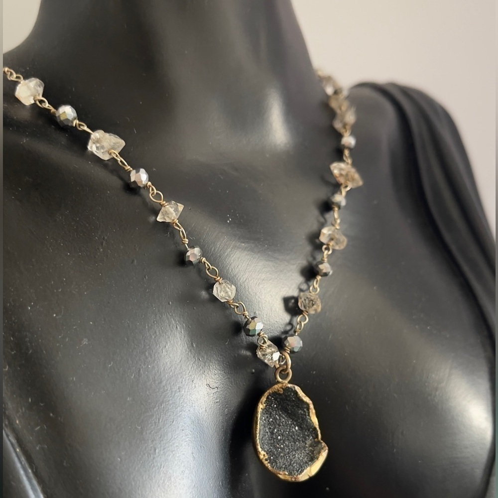 Cimber crystal purple black statement necklace - Picture 2 of 8